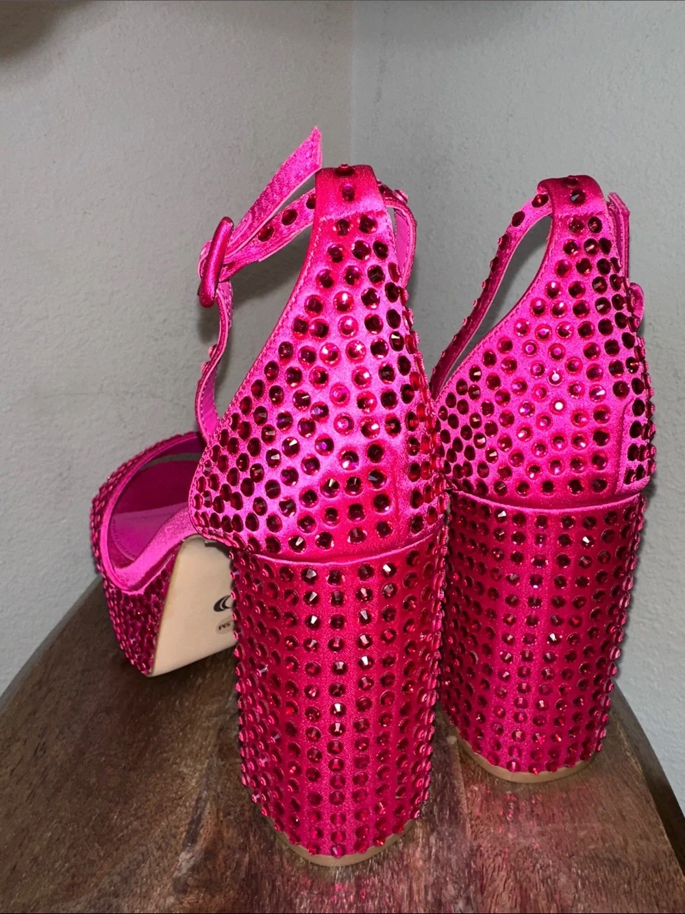 D'Amelio Mayvinaa Rhinestone Platform Sandals Vibrant Pink Size 8.5